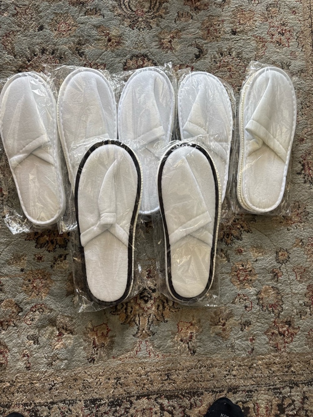 White Womens/Mens Disposable Spa Slippers - Pack of 7